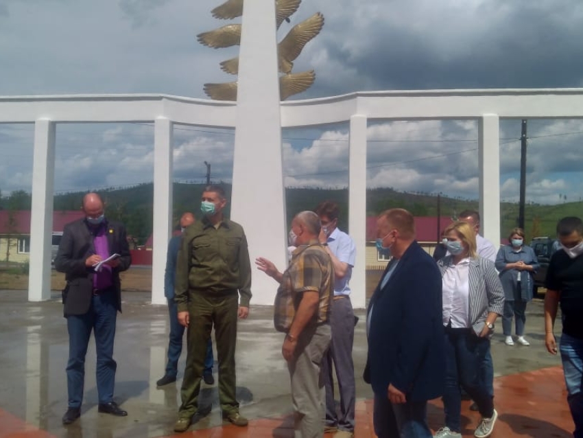 Губернатор поручил рассмотреть возможность обустройства прилегающей территории нового мемориала в Баляге